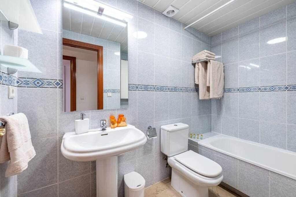 797 Holiday Rentals- Hermoso Apartamento Para 4 En Benalmadena Exterior photo